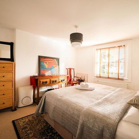 Stylish 2 Bedroom Flat In Camden Town Londra Esterno foto