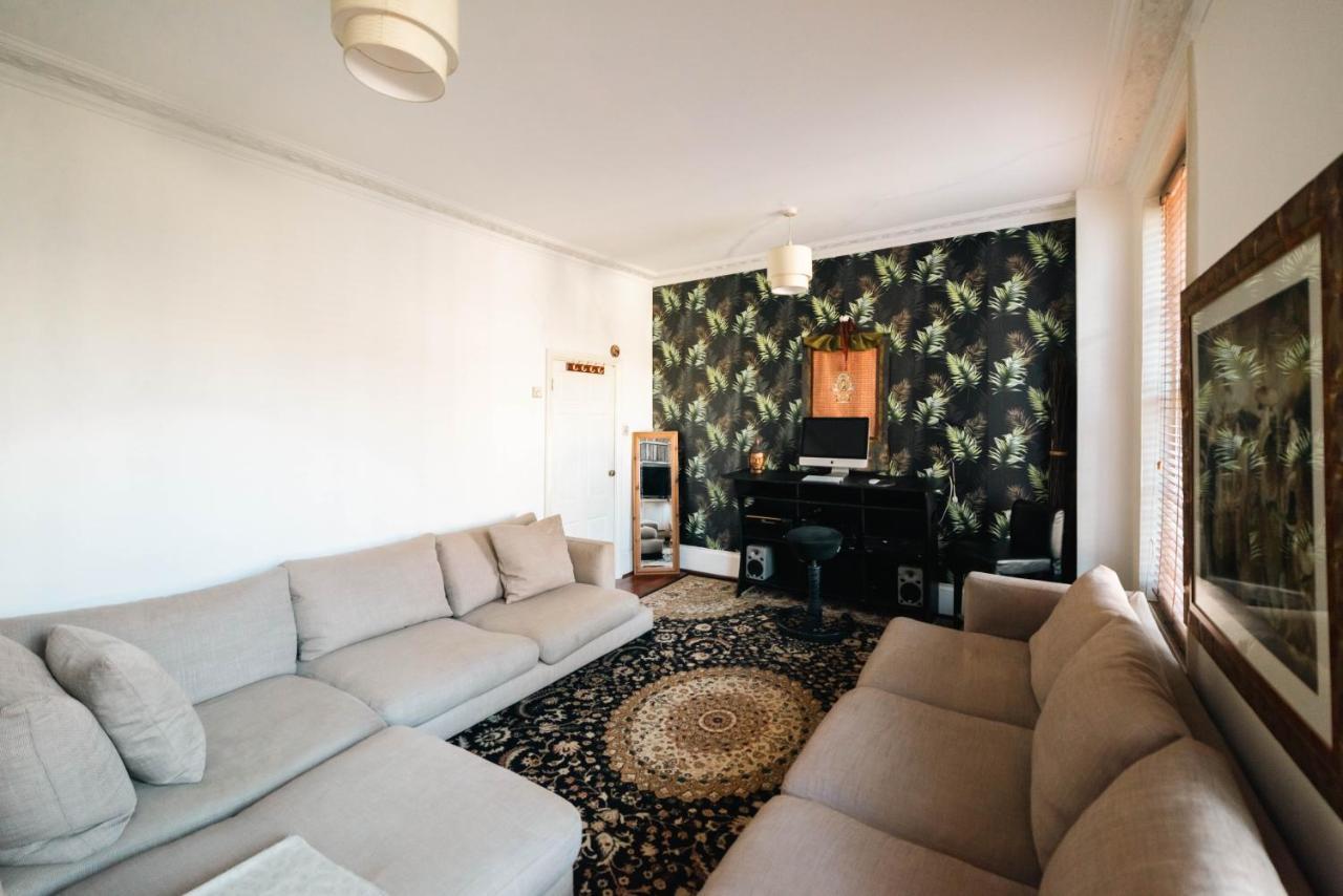 Stylish 2 Bedroom Flat In Camden Town Londra Esterno foto