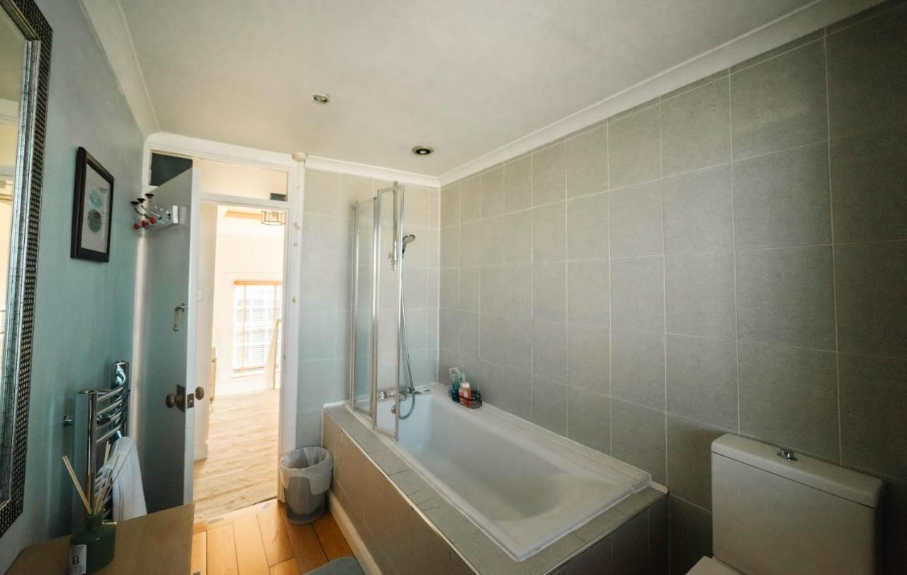 Stylish 2 Bedroom Flat In Camden Town Londra Esterno foto