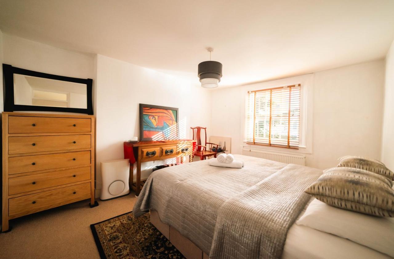 Stylish 2 Bedroom Flat In Camden Town Londra Esterno foto
