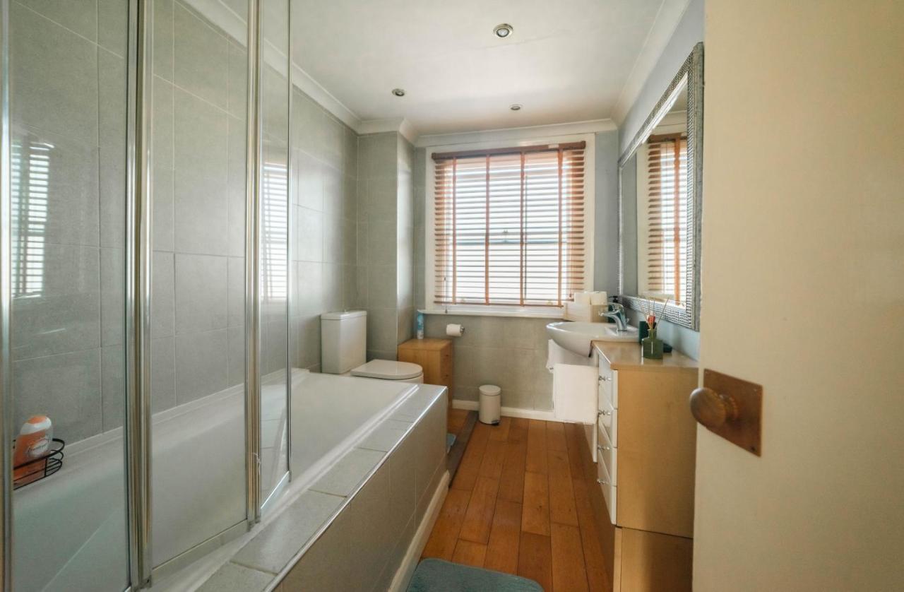 Stylish 2 Bedroom Flat In Camden Town Londra Esterno foto