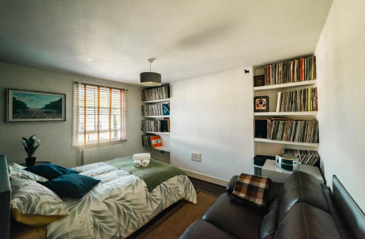 Stylish 2 Bedroom Flat In Camden Town Londra Esterno foto