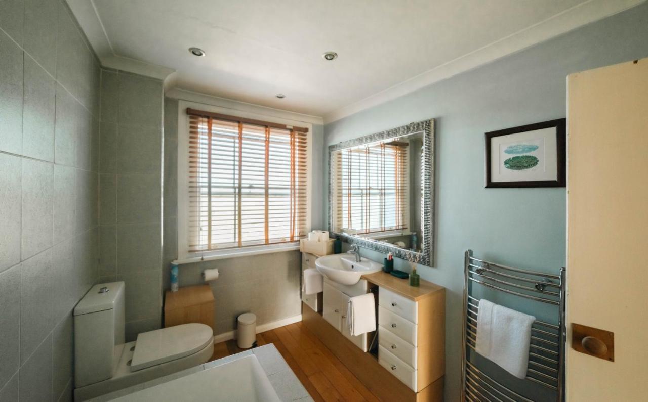 Stylish 2 Bedroom Flat In Camden Town Londra Esterno foto